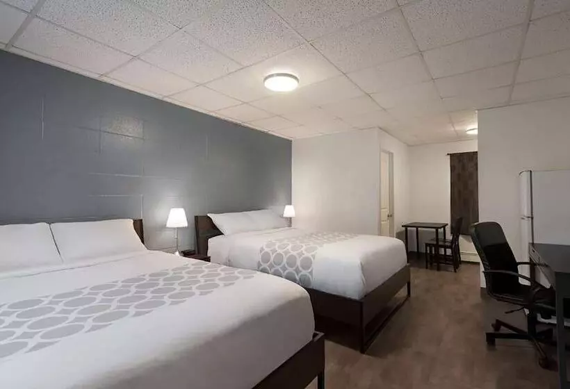 ホテル Howard Johnson By Wyndham Grande Prairie