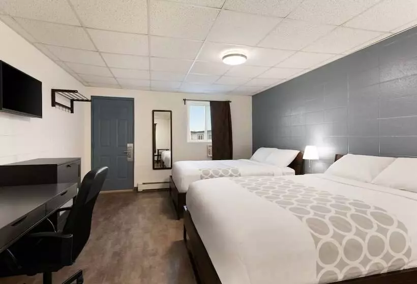 ホテル Howard Johnson By Wyndham Grande Prairie