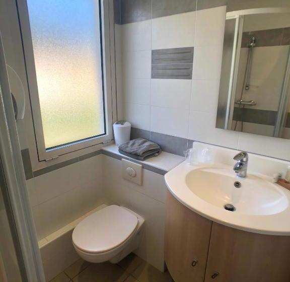 هتل Hôtel Méditerranée