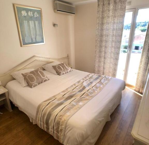 هتل Hôtel Méditerranée