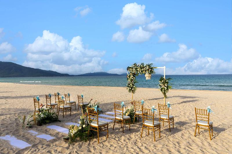 בית מלון כפרי Meliá Vinpearl Cam Ranh Beach Resort