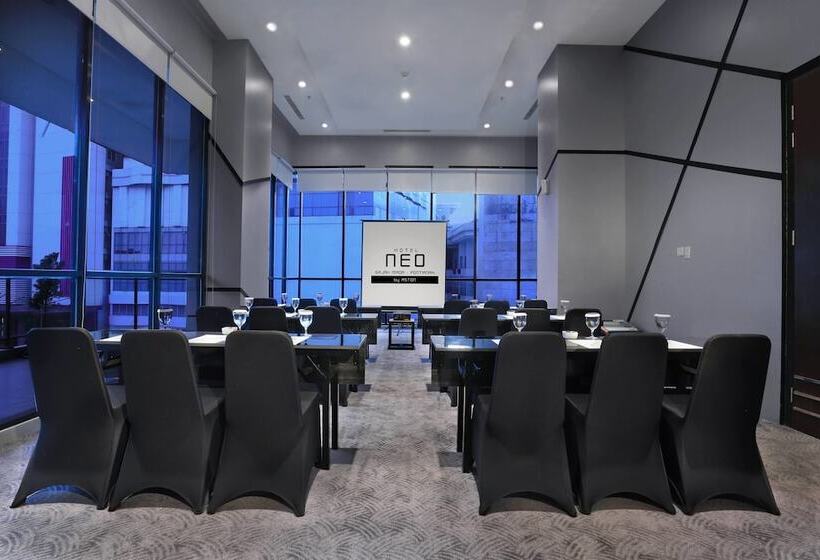 فندق Neo Gajah Mada Pontianak By Aston