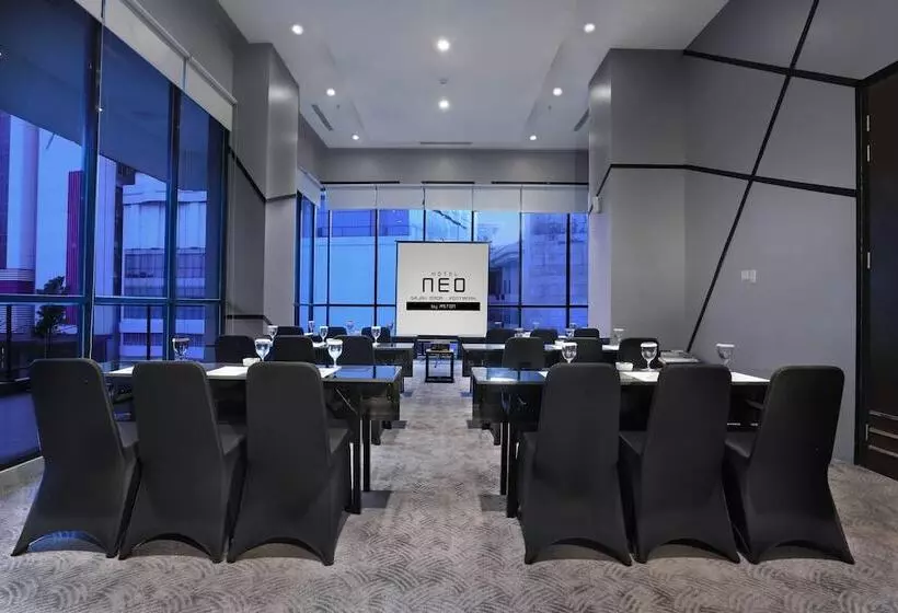 هتل Neo Gajah Mada Pontianak By Aston