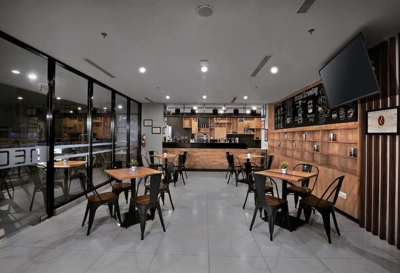 فندق Neo Gajah Mada Pontianak By Aston