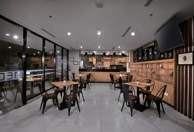 هتل Neo Gajah Mada Pontianak By Aston