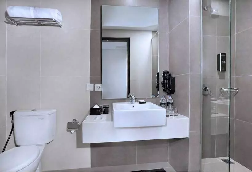 هتل Neo Gajah Mada Pontianak By Aston