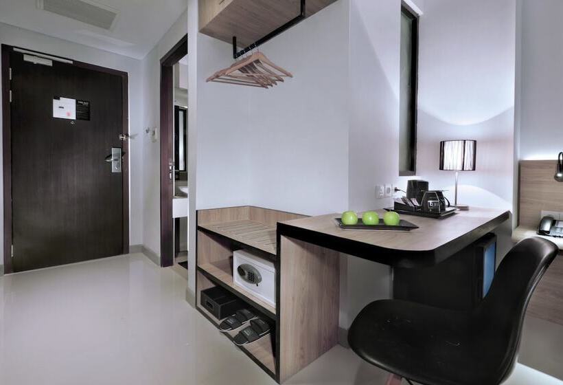 فندق Neo Gajah Mada Pontianak By Aston