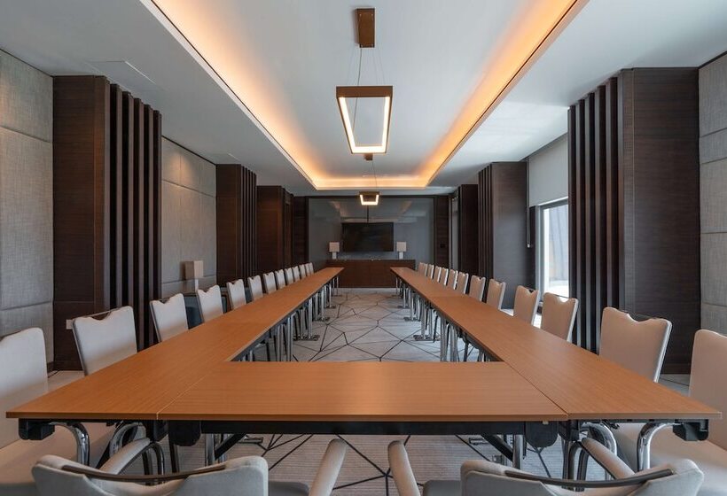 בית מלון כפרי Park Inn By Radisson Jubail Industrial City