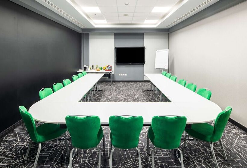 בית מלון כפרי Park Inn By Radisson Jubail Industrial City