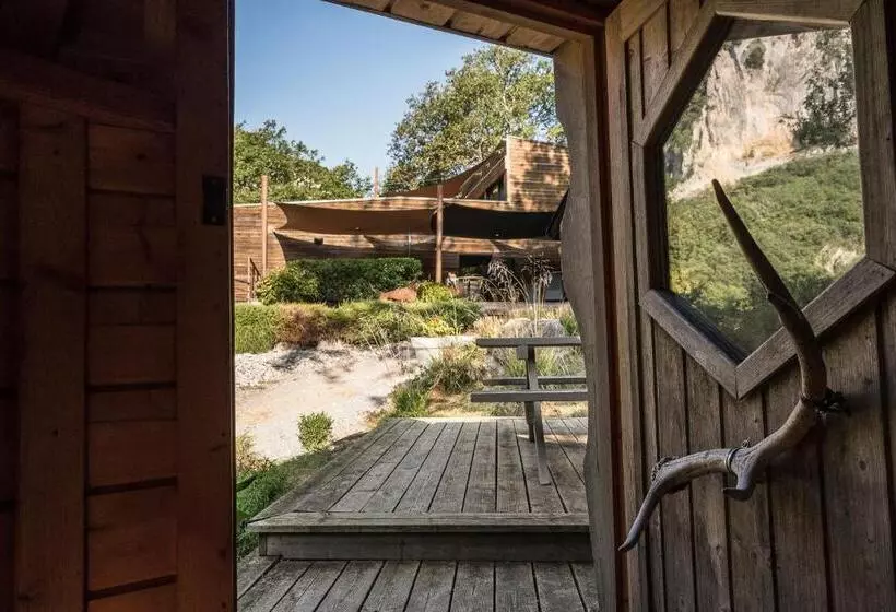 Hotelli Prehistoric Lodge   Adult Only