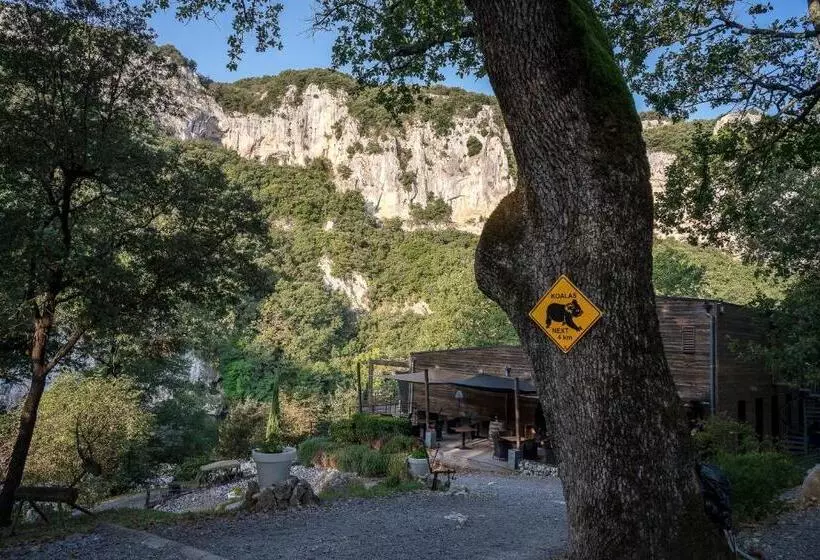 Hotelli Prehistoric Lodge   Adult Only