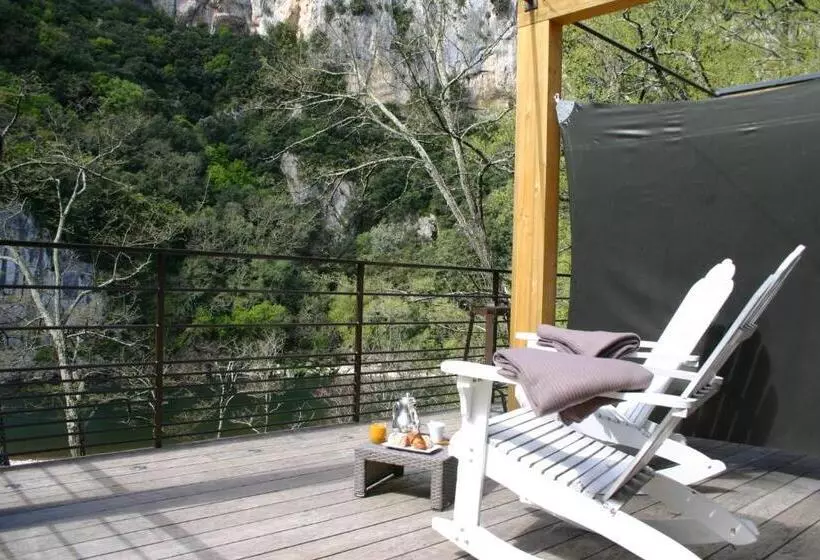 Hotelli Prehistoric Lodge   Adult Only