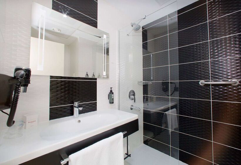 Отель Ramada By Wyndham Soma