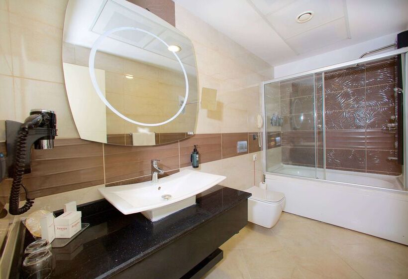 Отель Ramada By Wyndham Soma