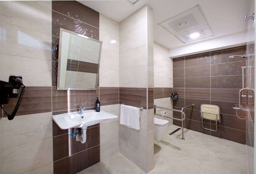 Отель Ramada By Wyndham Soma