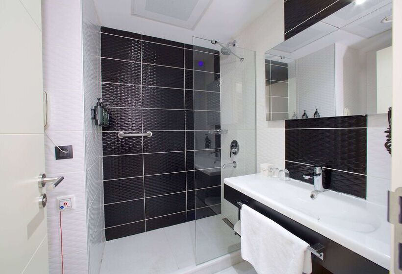 Отель Ramada By Wyndham Soma