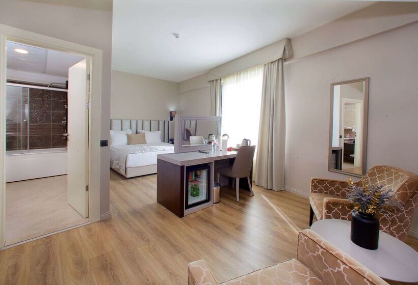 Отель Ramada By Wyndham Soma