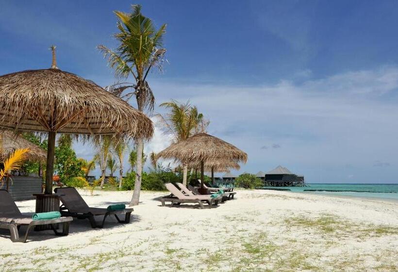 Komandoo Island Resort & Spa