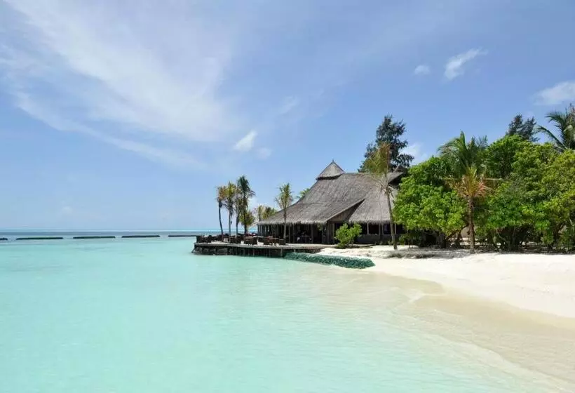 Komandoo Island Resort & Spa