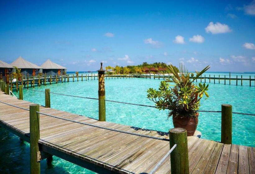 Komandoo Island Resort & Spa