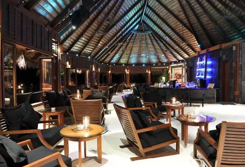 Komandoo Island Resort & Spa