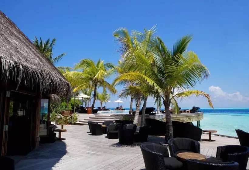 Komandoo Island Resort & Spa