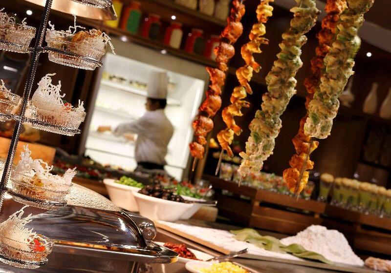 Novotel Chennai Chamiers Road