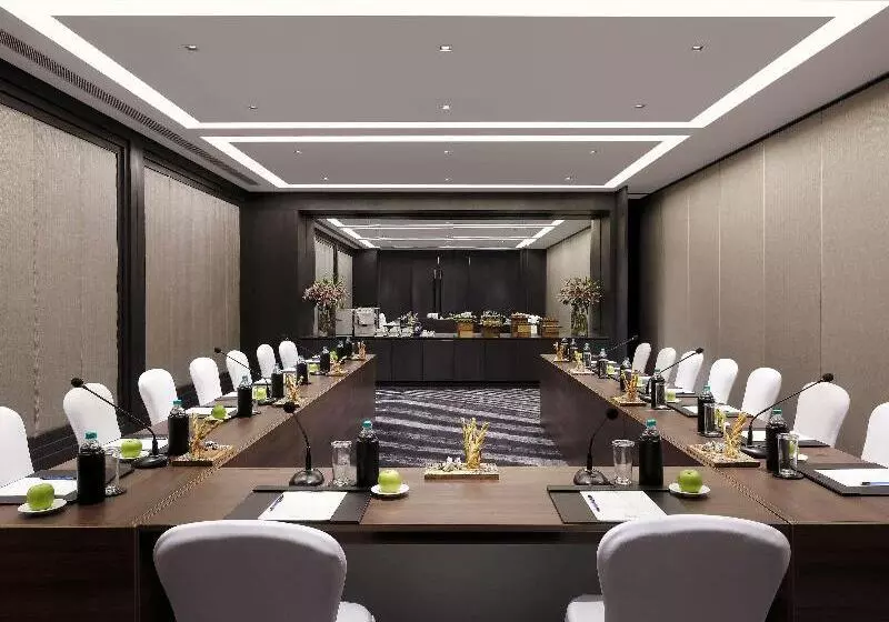 Novotel Chennai Chamiers Road