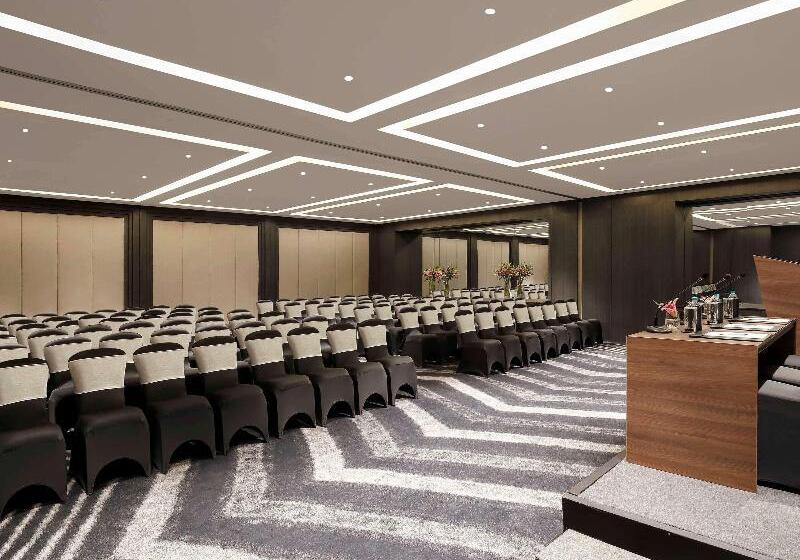 Novotel Chennai Chamiers Road