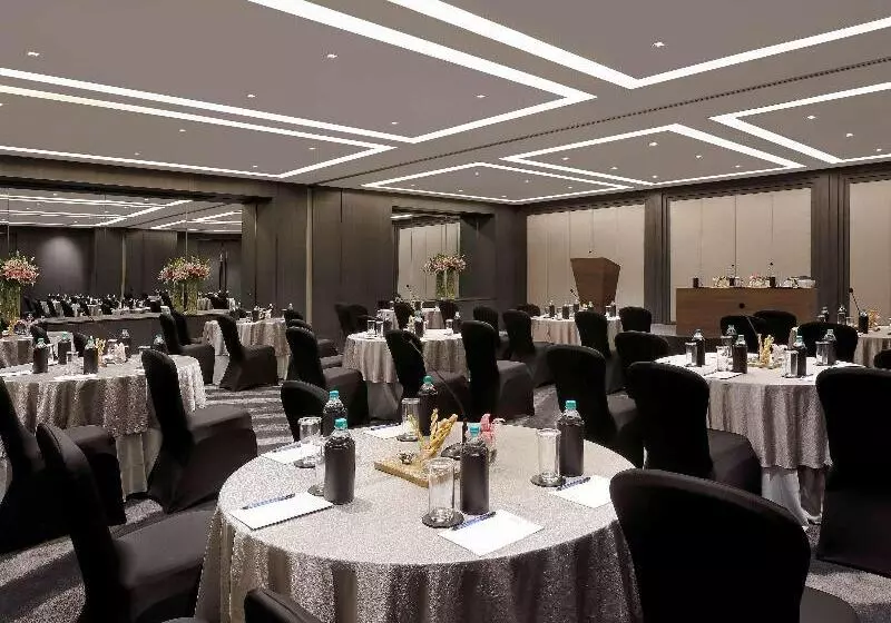 Novotel Chennai Chamiers Road