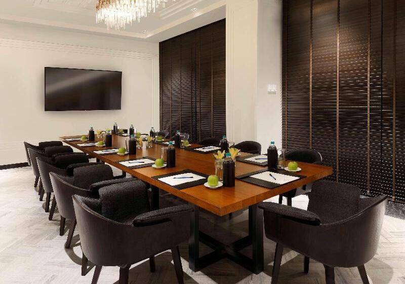 Novotel Chennai Chamiers Road