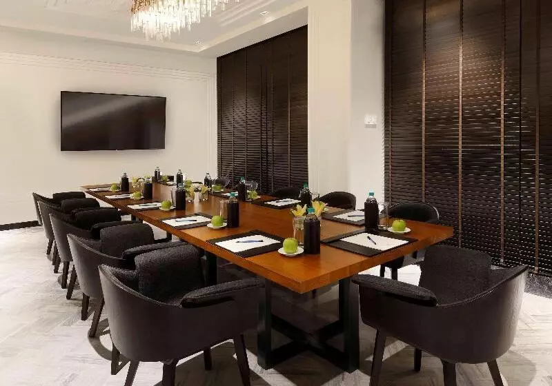 Novotel Chennai Chamiers Road