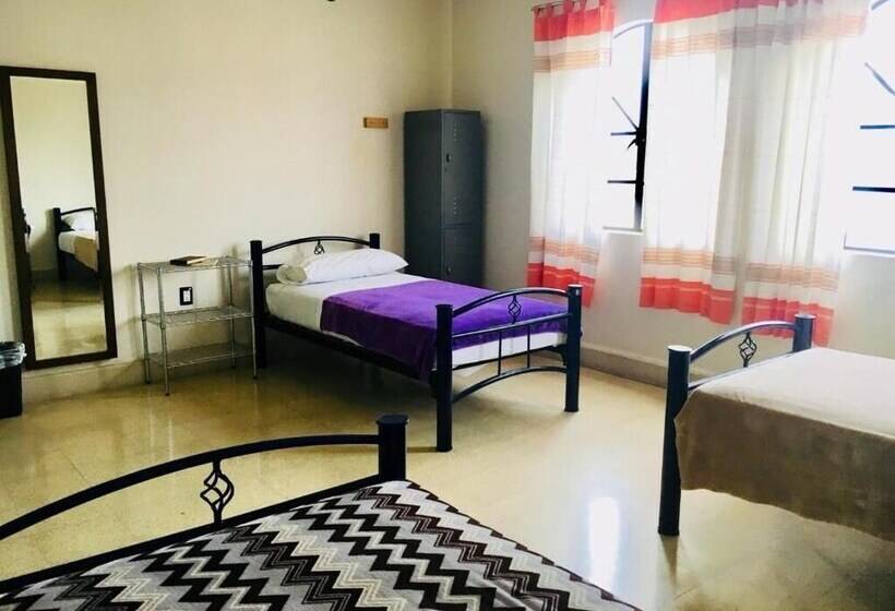 Общежитие Hostal Andaina