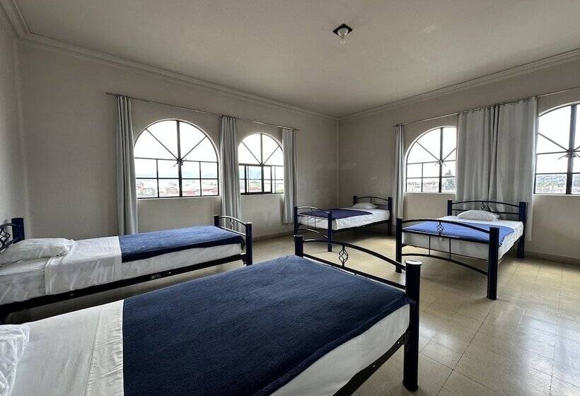 Общежитие Hostal Andaina