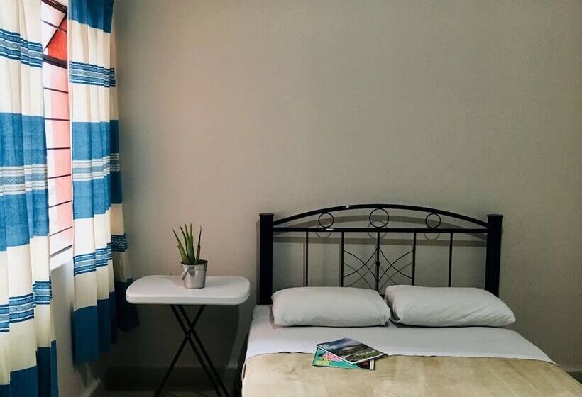 Общежитие Hostal Andaina