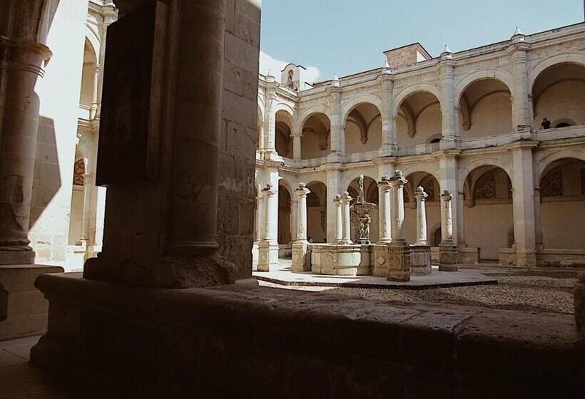 Общежитие Hostal Andaina