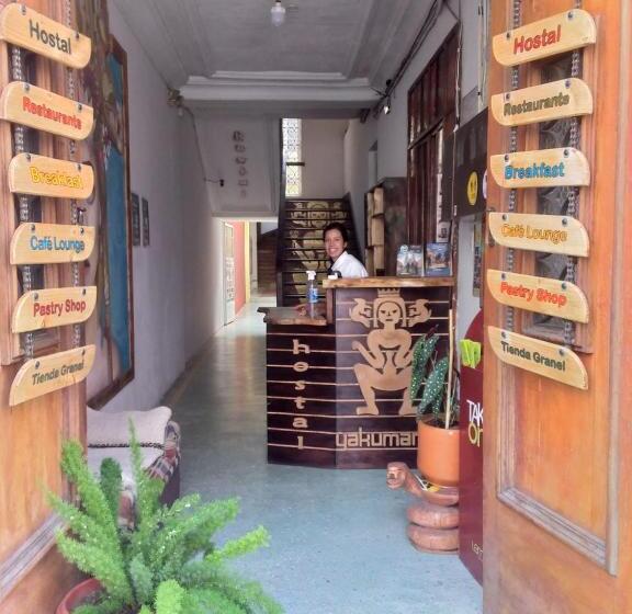 Общежитие Hostal Yakumama