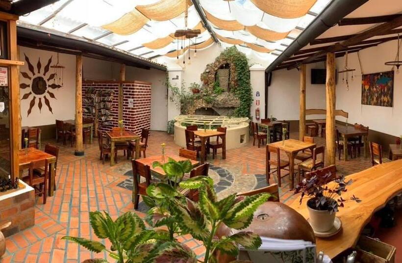 Общежитие Hostal Yakumama