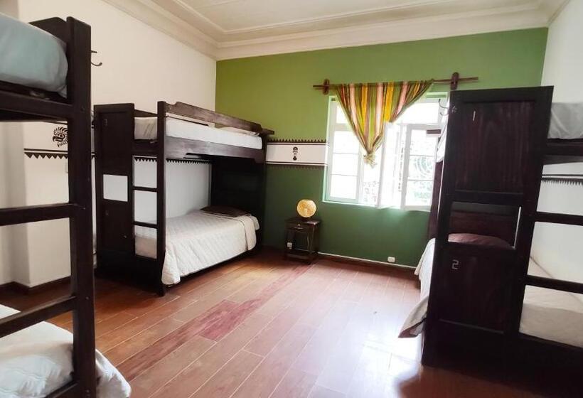 Общежитие Hostal Yakumama