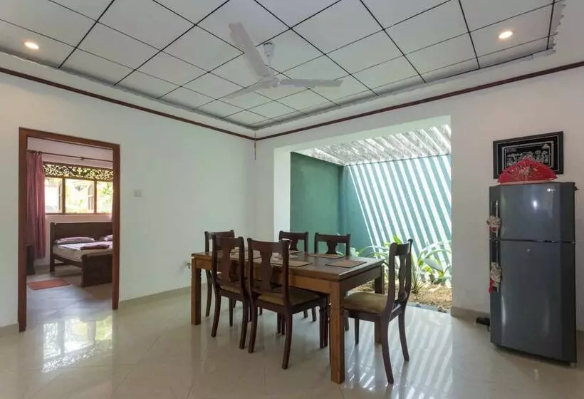 ベッドアンドブレックファースト Swiss Villa Beruwala