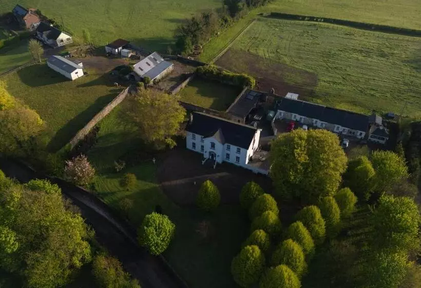 تختخواب و صبحانه The Carriage Houses At Beechpark House