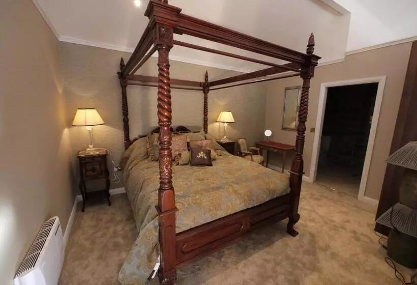 تختخواب و صبحانه The Carriage Houses At Beechpark House