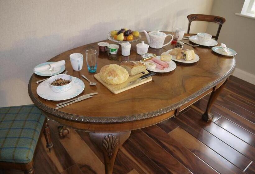 צימר The Carriage Houses At Beechpark House