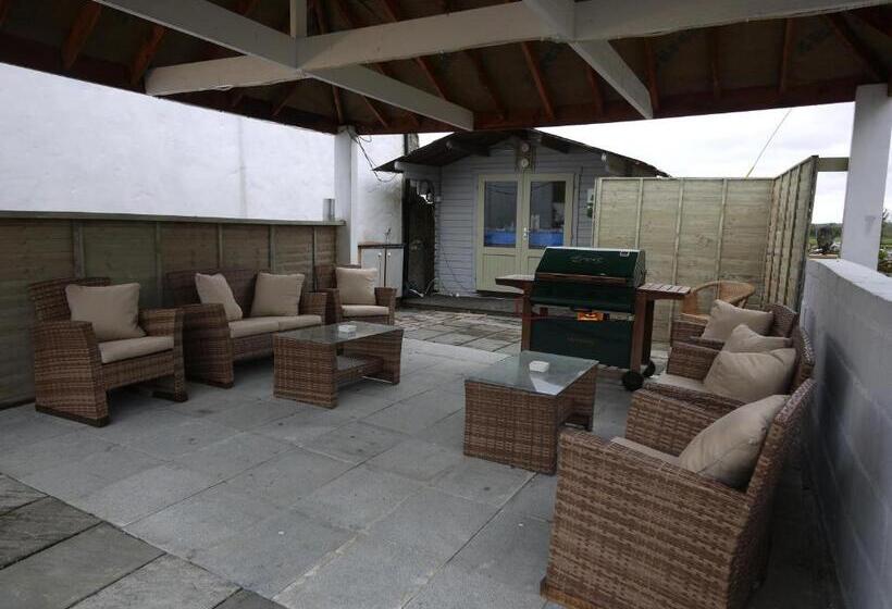 צימר The Carriage Houses At Beechpark House