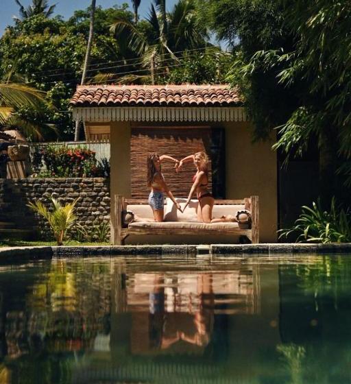 בית מלון כפרי Aga Surf View