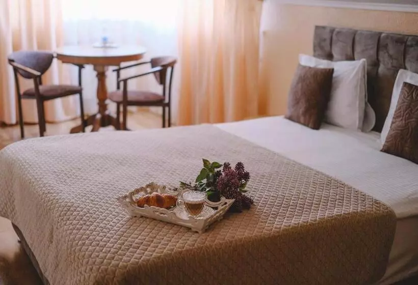 هتل & Spa Deninna
