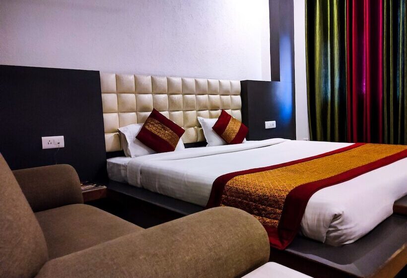 酒店 Grand Tapovan