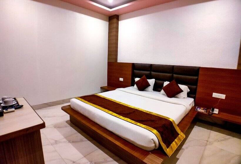 酒店 Grand Tapovan