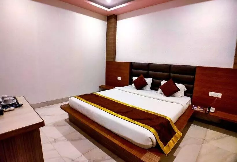 Hotelli Grand Tapovan