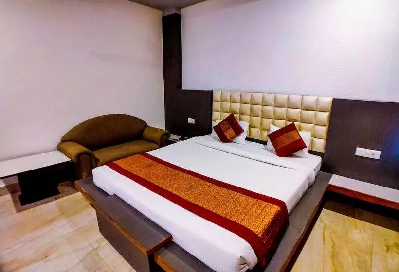 Hotelli Grand Tapovan